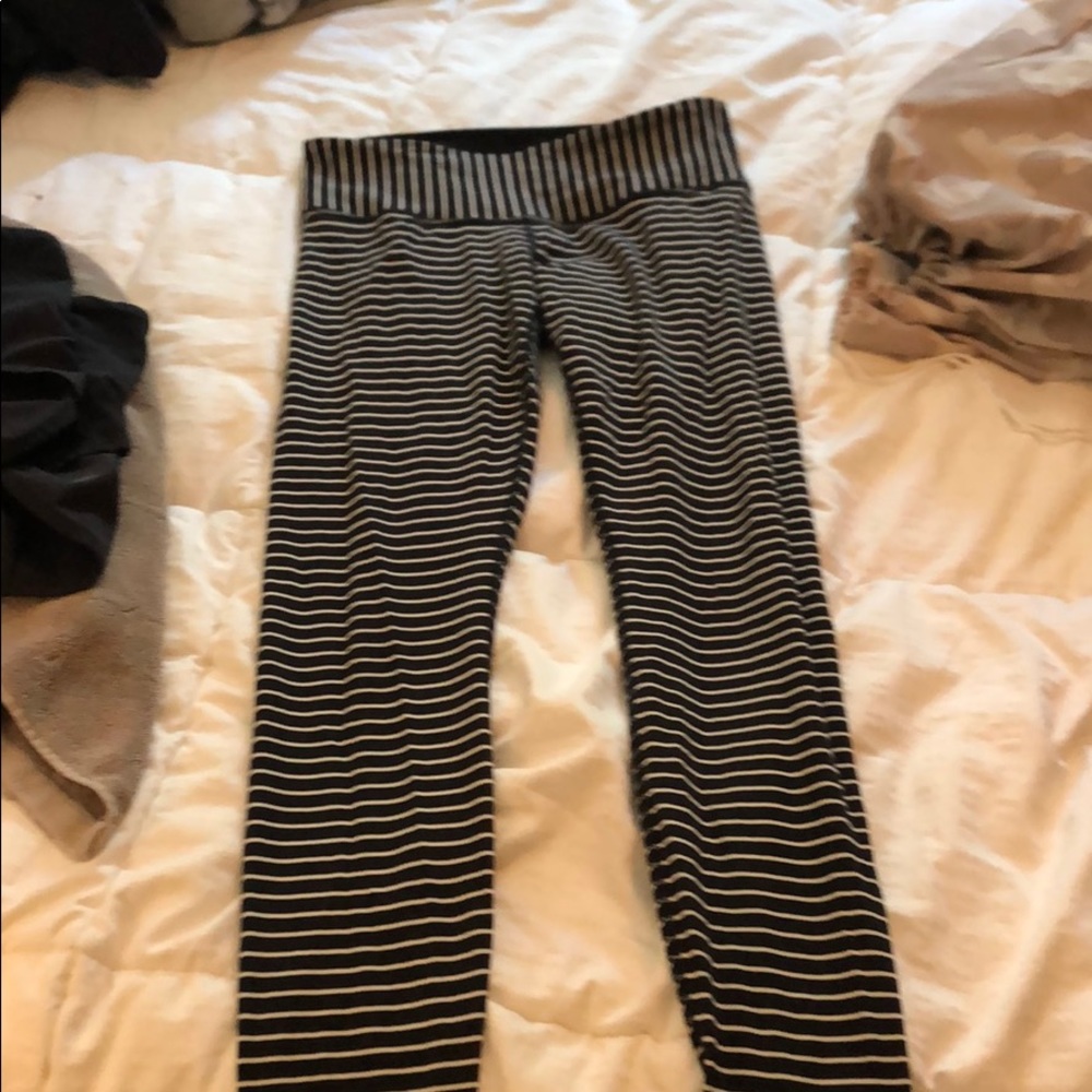RARE FULL LENGTH LULULEMON Size 6
